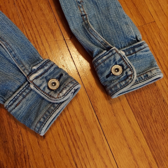 Vintage Urban Behavior Light Wash Cropped Denim Jacket - Picture 8 of 13